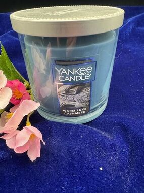 Yankee Candle Warm Luxe Cashmere 7oz Jar Candle